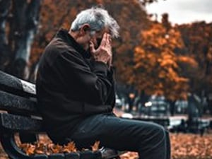 gps trackers for elderly sos panic button